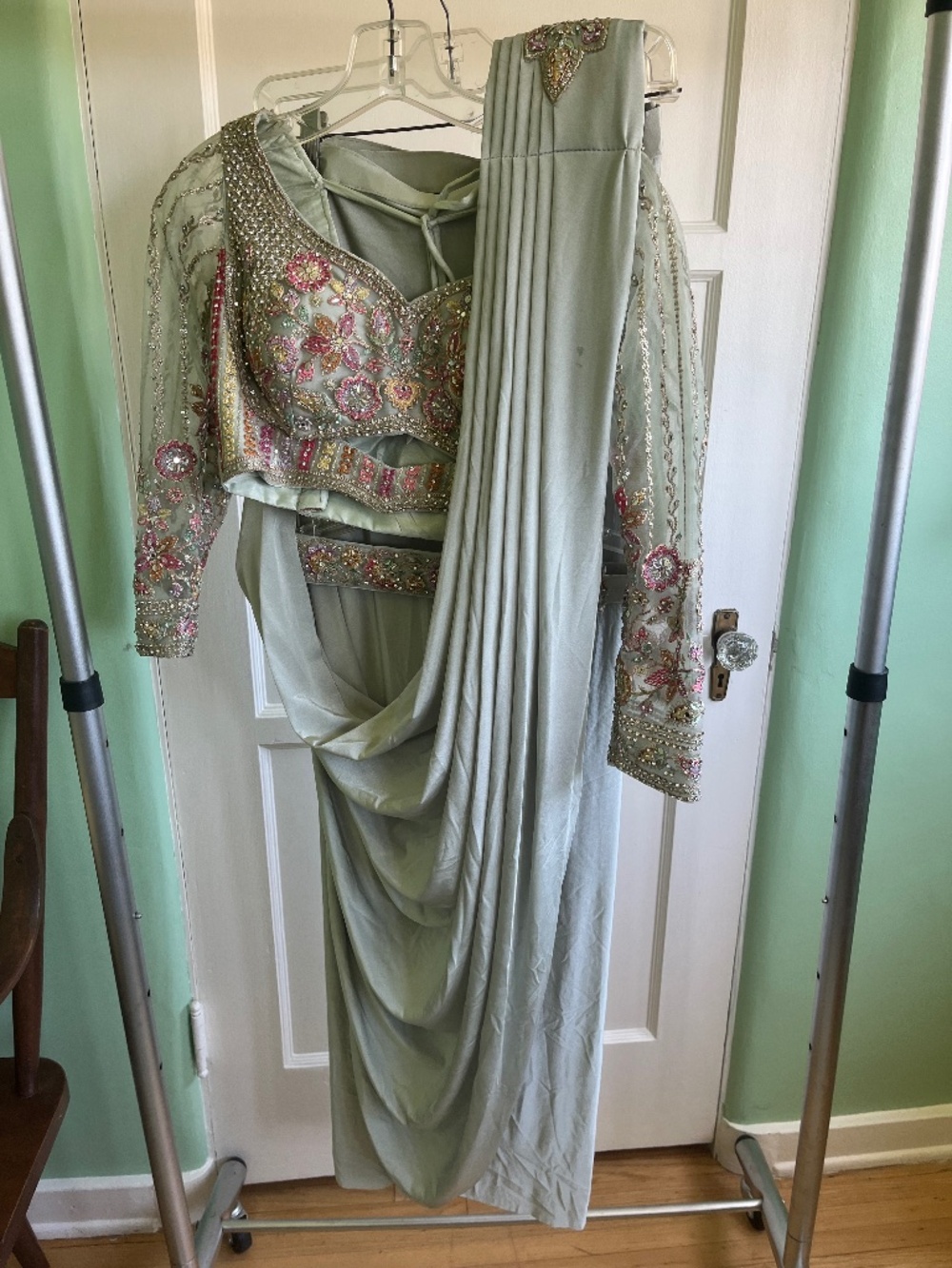 Beautiful Stiched Sari sz 40 Mint with floral beading